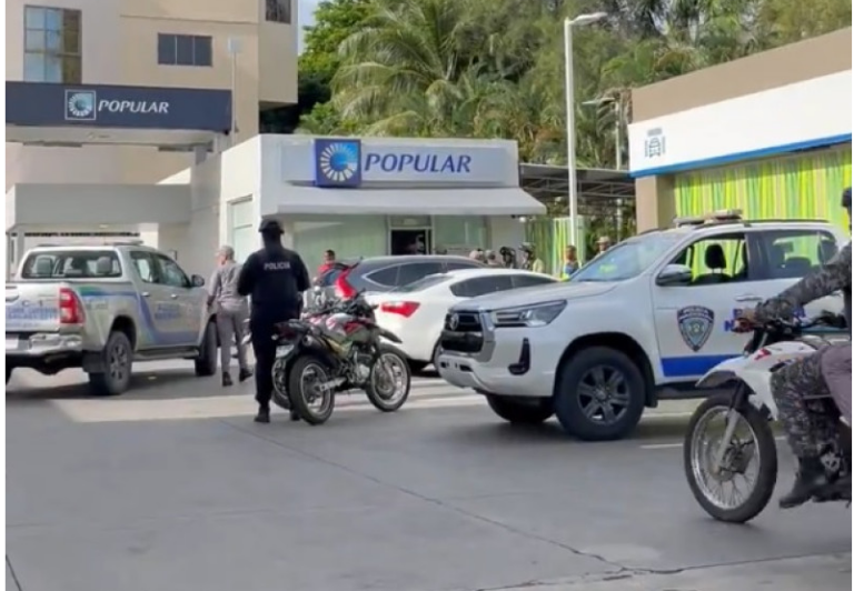 La-sucursal-del-Banco-Popular-asaltada-este-lunes-esta-en-la-esquina-de-la-avenida-Luperon-y-la