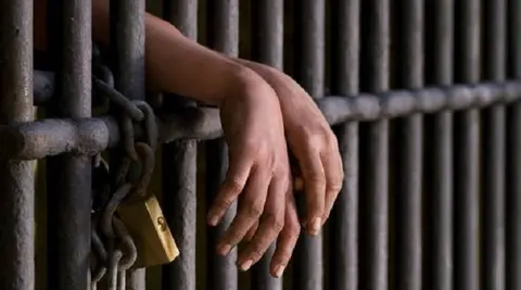 665f5e898f91e_prision