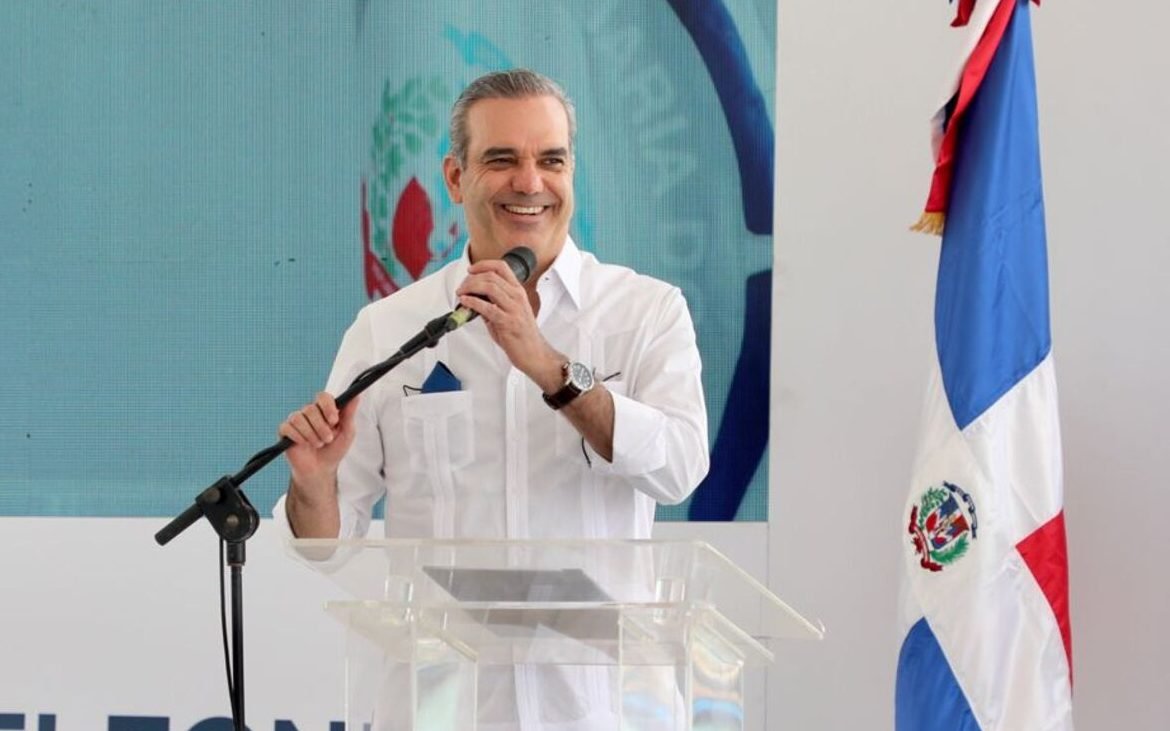 Abinader-inaugura-e1726318340893