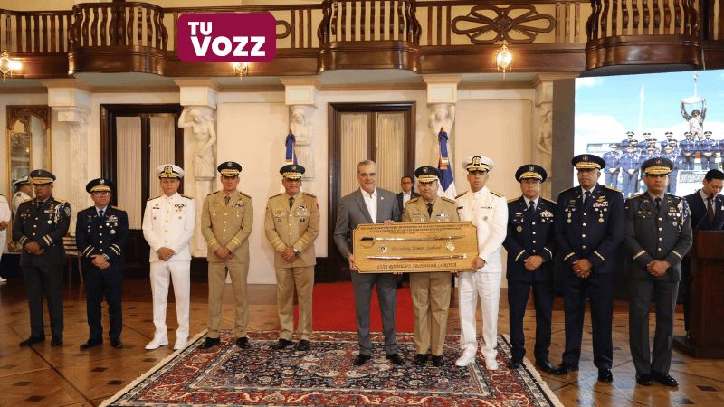 Gobierno Dominicano Reconoce Servicio de Oficiales Policiales y Militares con Bono Especial - Imagen