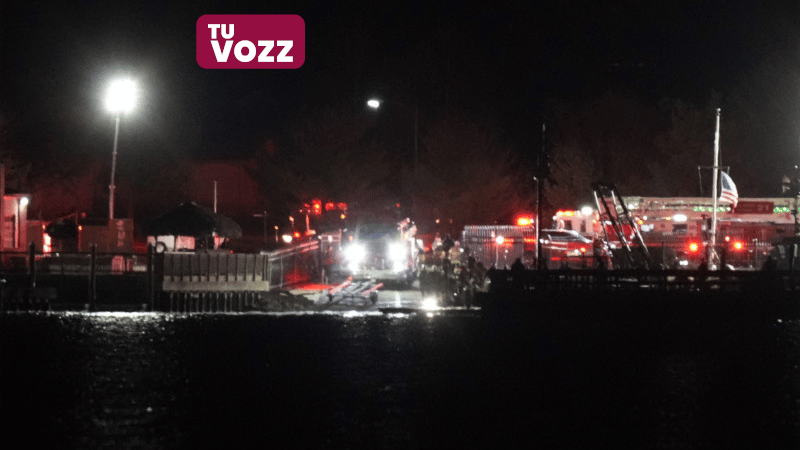 Suspenden todos los vuelos en el aeropuerto de Washington tras accidente aéreo - Imagen