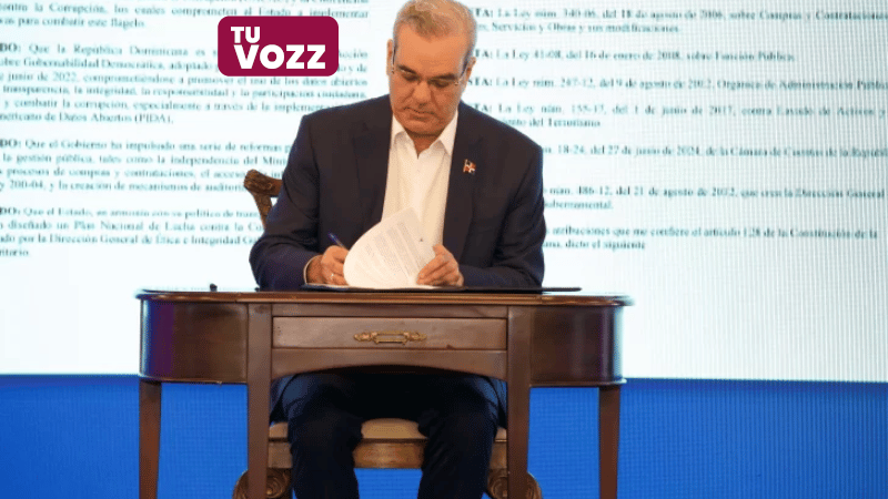 Presidente Luis Abinader crea Comisión de Transparencia contra la Corrupción - Imagen