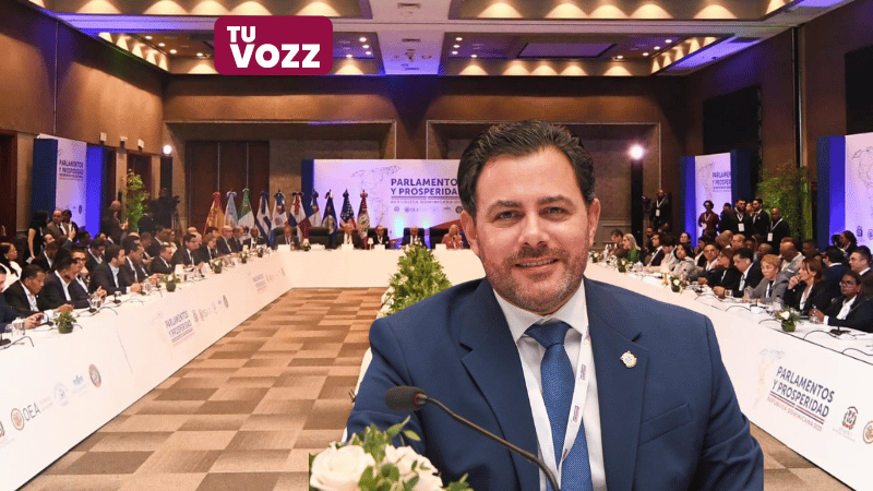Senador Aneudy Ortiz participa en diálogo “Parlamentos y Prosperidad 2025” en Santo Domingo - Imagen