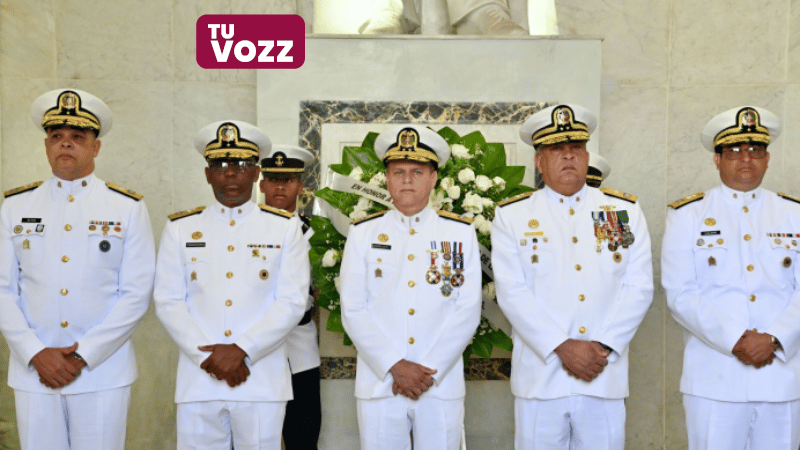La Armada de la República Dominicana rinde tributo a los Padres de la Patria con ofrenda floral - Imagen