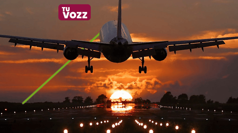 Denuncian uso ilícito de rayos láser contra aviones en República Dominicana - Imagen
