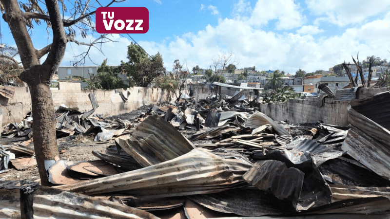 Incendio de gran magnitud consume ocho talleres de ebanistería en Canta La Rana - Imagen