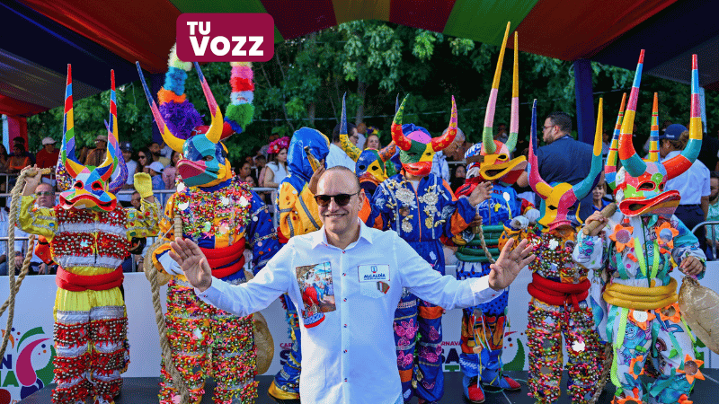 Santiago se llena de color y alegría en el tercer domingo de su tradicional carnaval - Imagen