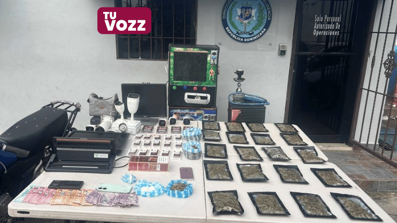 Policía Nacional captura a dos presuntos delincuentes y confisca drogas y armas en operativo en Ensanche Capotillo - Imagen