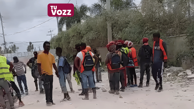 Policía Nacional apresa a seis haitianos y custodia a un dominicano tras incidente en Uvero Alto - Imagen
