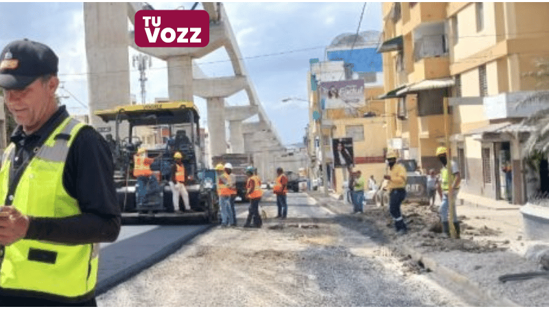 Ministro de Obras Públicas supervisa asfaltado en avenidas afectadas por construcción del monorriel en Santiago - Imagen