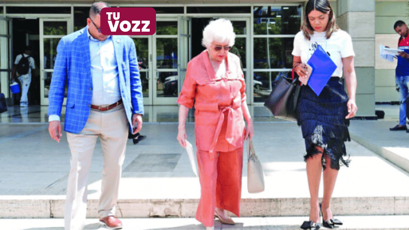 Milagros Ortiz Bosch entrega expediente sobre irregularidades en Educación a la Procuraduría - Imagen