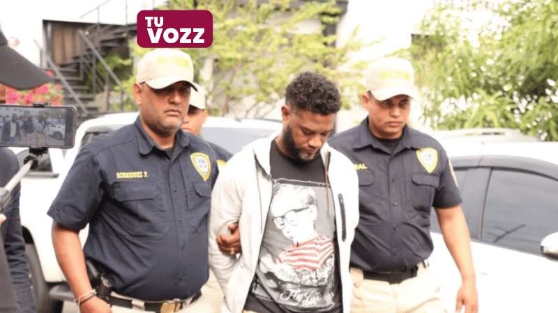 Segundo teniente de la Policía buscado por doble homicidio se entrega a las autoridades - Imagen