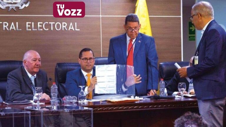 La JCE Evalúa Capacidades Tecnológicas de Oferentes para la Nueva Cédula de Identidad - Imagen