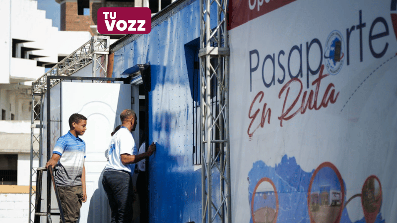 Cientos de personas asisten al primer día del operativo móvil Pasaporte en Ruta en San Juan - Imagen
