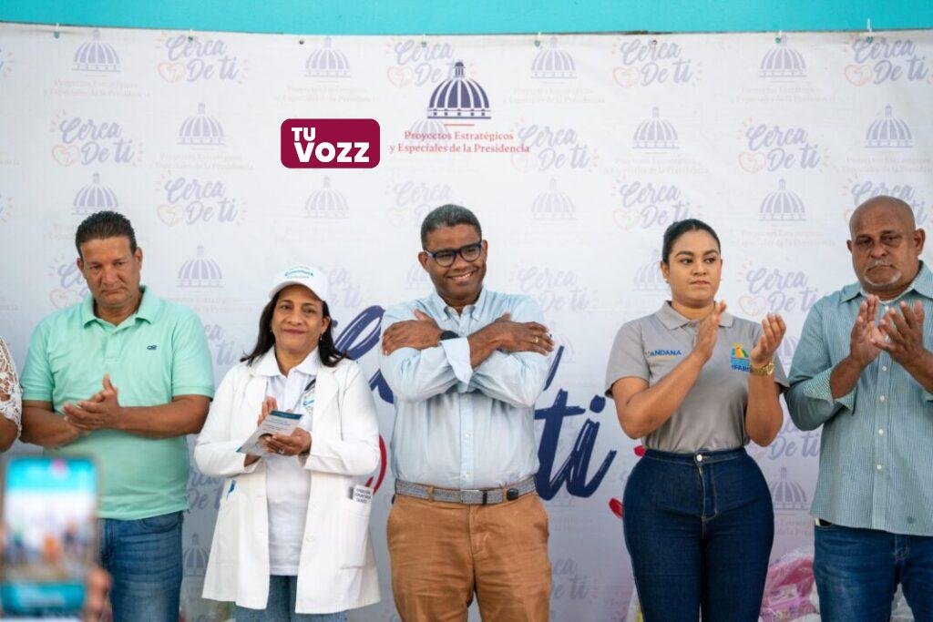 Foto-1.-Yayo-Sanz-Lovaton-durante-el-acto-de-destruccion-de-mercancias-falsificadas-1068x712