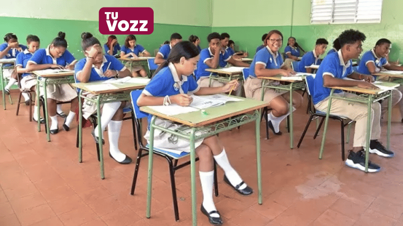La falta de reformas educativas pone en riesgo el crecimiento económico de RD, según economistas - Imagen