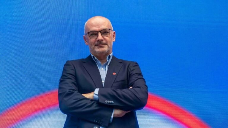 Experto llama a modernizar sector financiero con código abierto - Imagen